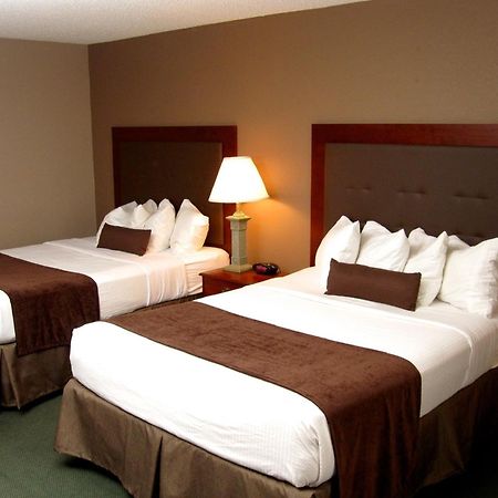 Baymont By Wyndham Mandan Bismarck Area Hotel Room photo