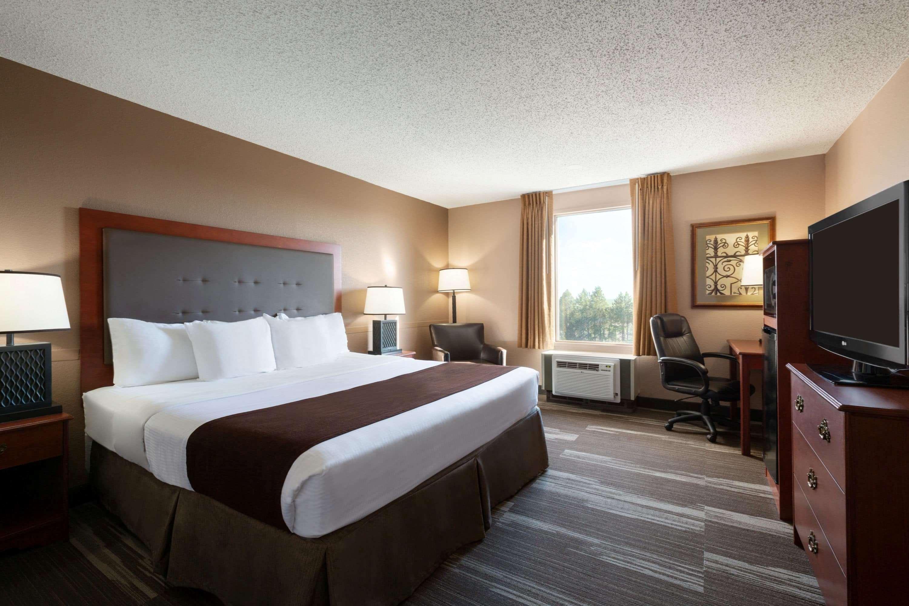 Baymont By Wyndham Mandan Bismarck Area Hotel Exterior photo
