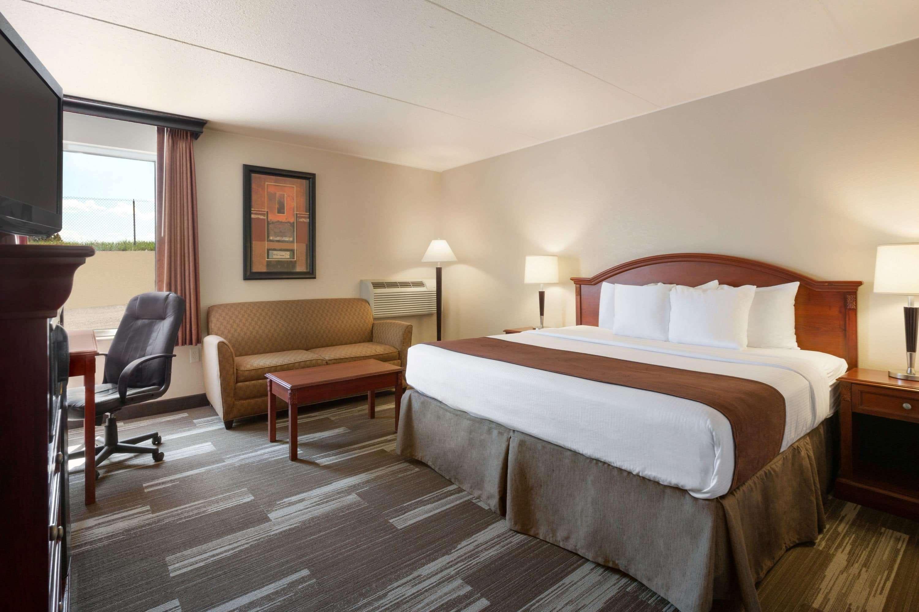 Baymont By Wyndham Mandan Bismarck Area Hotel Exterior photo